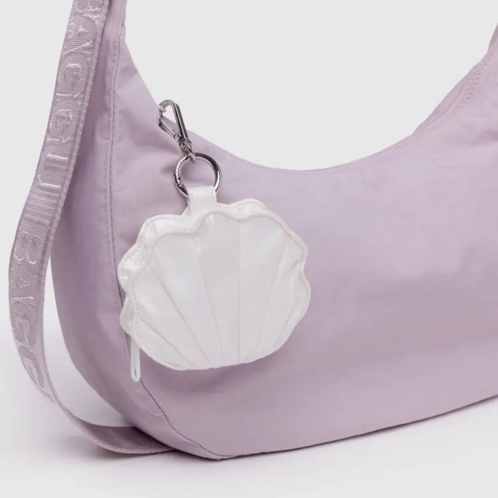 BAGGU IRIDESCENT WHITE SHELL KEYCHAIN - Picture 2 of 2
